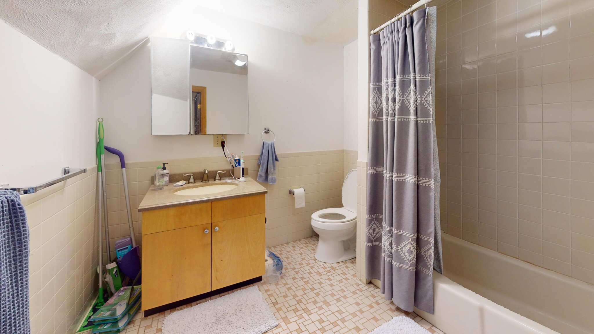 4 bed, 2 bath apartment for rent at 66 Nottinghill Rd Unit 2, Brighton — photo 10 of 19
