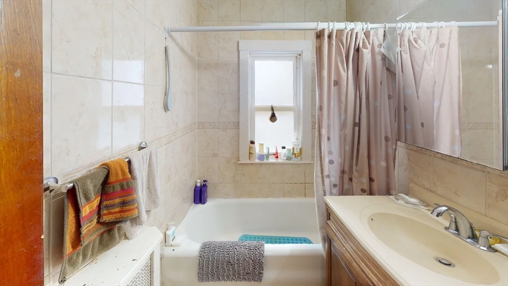 4 bed, 2 bath apartment for rent at 66 Nottinghill Unit 2, Brighton — photo 11 of 22