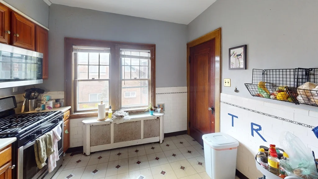4 bed, 2 bath apartment for rent at 66 Nottinghill Unit 2, Brighton — photo 9 of 22