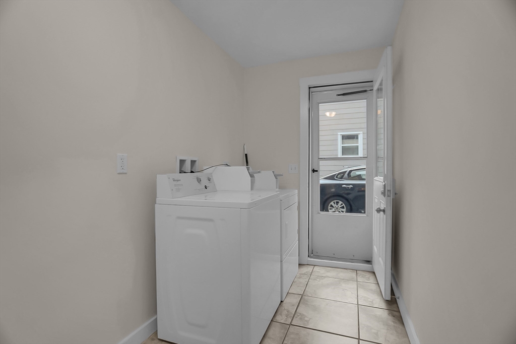 3 bed, 1 bath apartment for rent at 66 Pacific St Unit 1, Fitchburg — photo 2 of 12