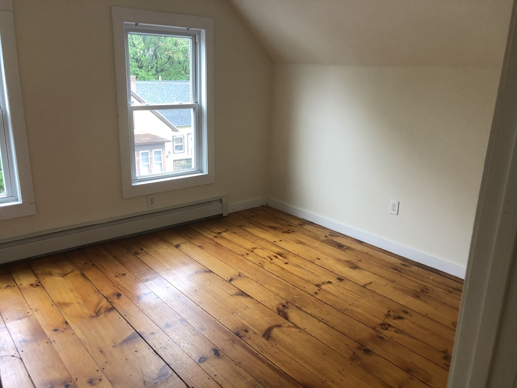 5 bed, 1 bath apartment for rent at 66 Pacific St Unit 2, Fitchburg — photo 15 of 19