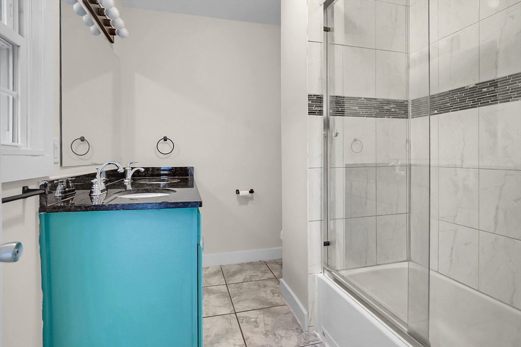 5 bed, 1 bath apartment for rent at 66 Pacific St Unit 2, Fitchburg — photo 17 of 19