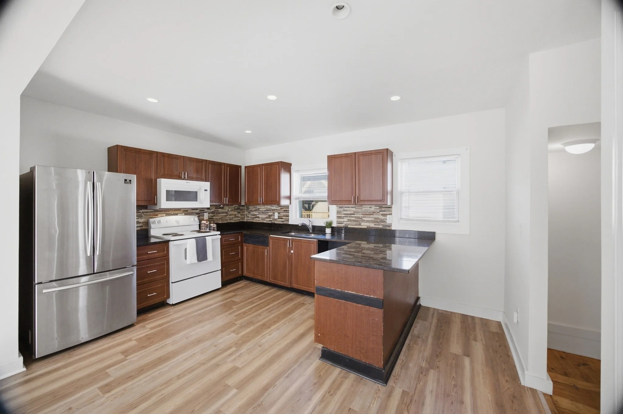 5 bed, 1 bath apartment for rent at 66 Pacific St Unit 2, Fitchburg — photo 25 of 36