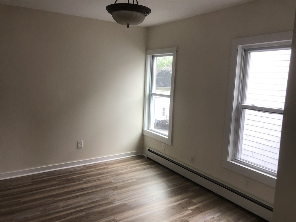 5 bed, 1 bath apartment for rent at 66 Pacific St Unit 2, Fitchburg — photo 4 of 19