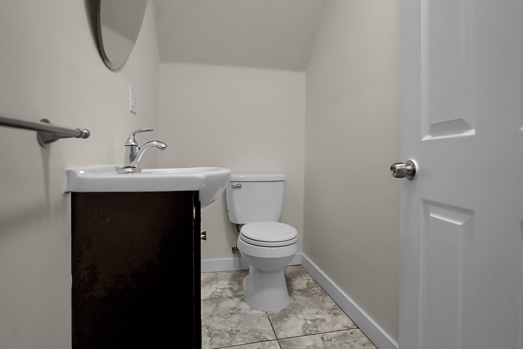 5 bed, 1 bath apartment for rent at 66 Pacific St Unit 2, Fitchburg — photo 18 of 19