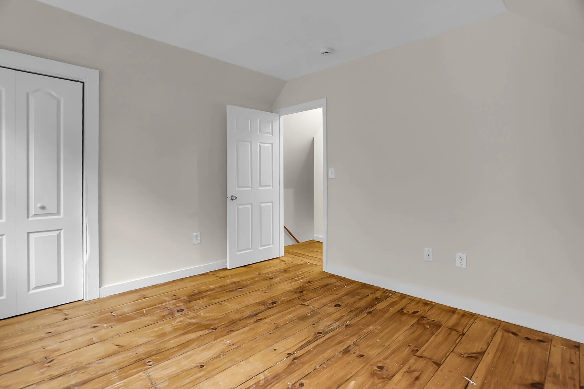 5 bed, 1 bath apartment for rent at 66 Pacific St Unit 2, Fitchburg — photo 12 of 19