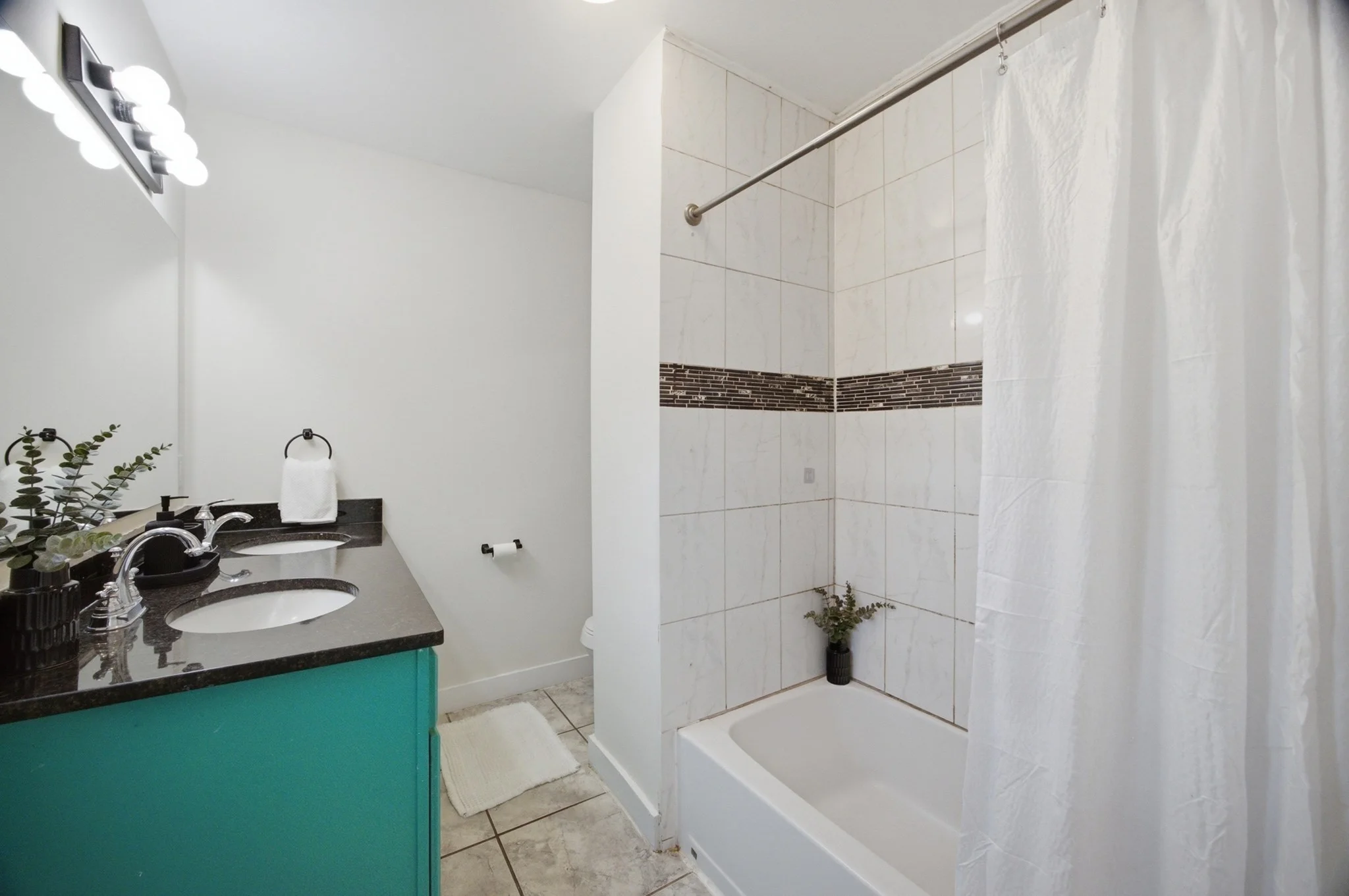5 bed, 1 bath apartment for rent at 66 Pacific St Unit 2, Fitchburg — photo 3 of 36