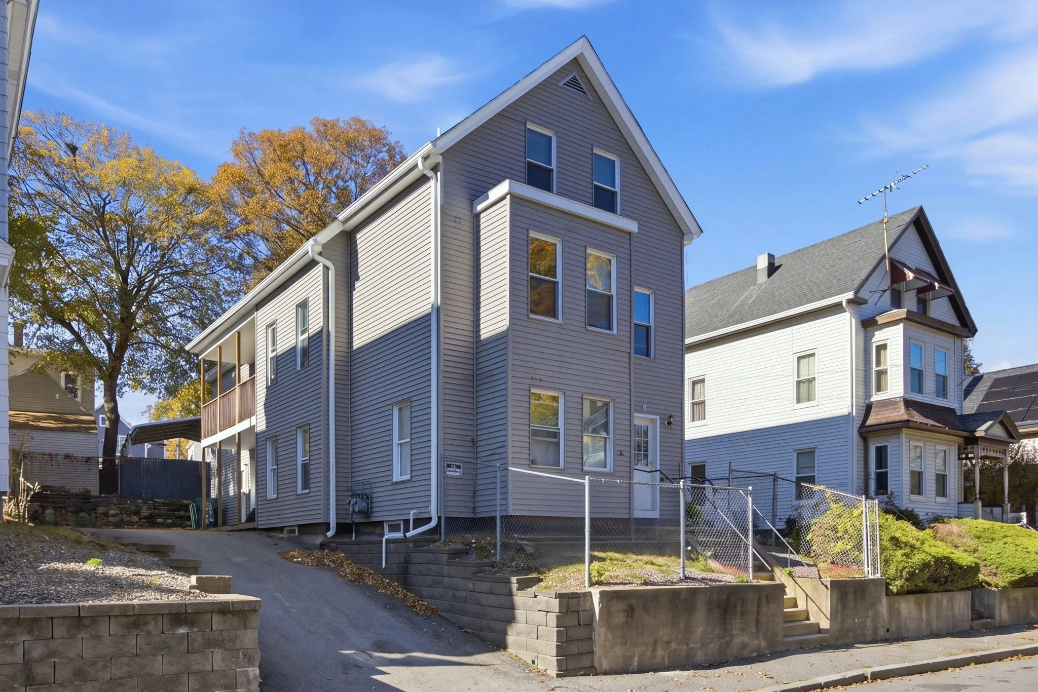 5 bed, 1 bath apartment for rent at 66 Pacific St Unit 2, Fitchburg — photo 2 of 36