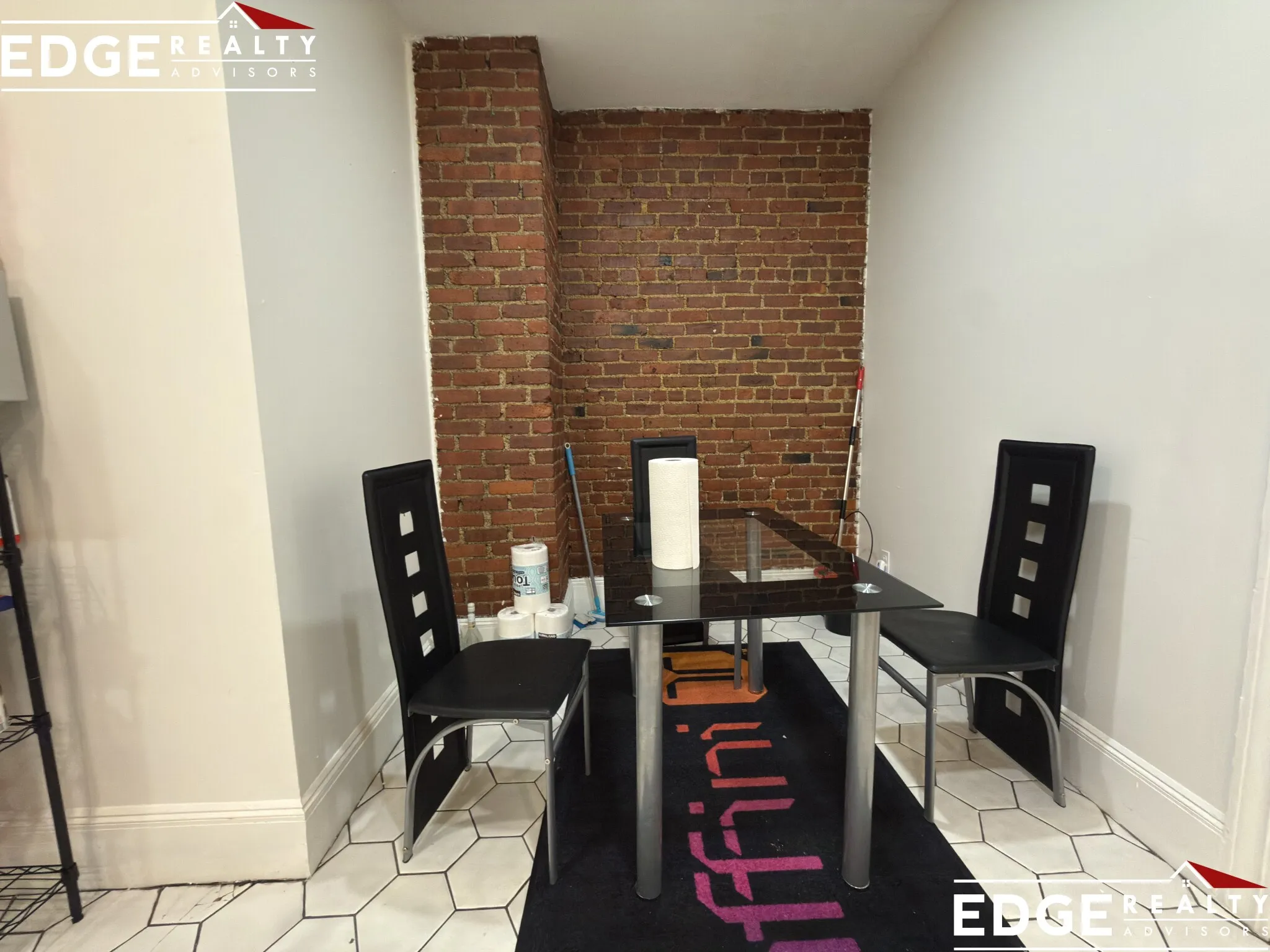 3 bed, 1 bath apartment for rent at 66 Park Vale Ave Unit 9, Brighton — photo 4 of 8