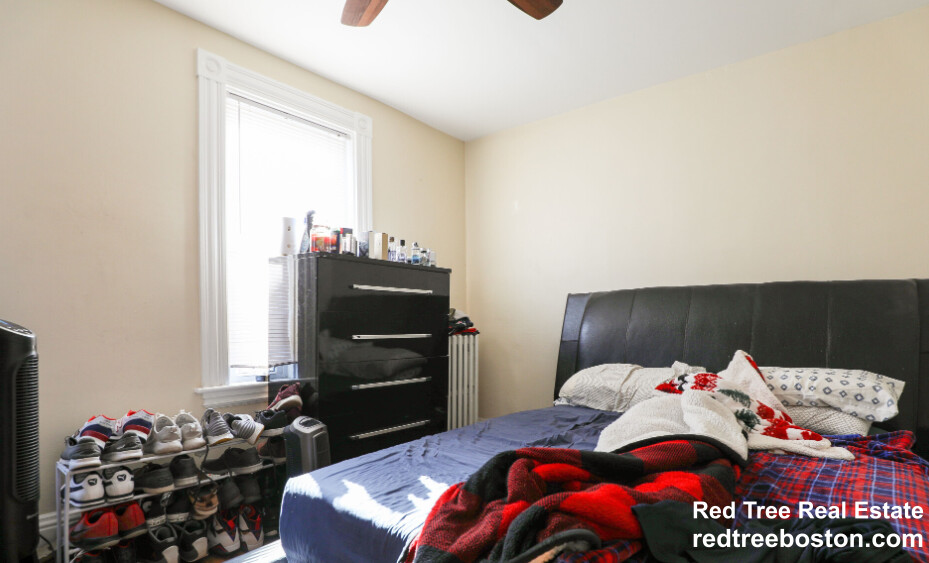 4 bed, 2 bath apartment for rent at 66 Parsons St Unit 2, Brighton — photo 6 of 10