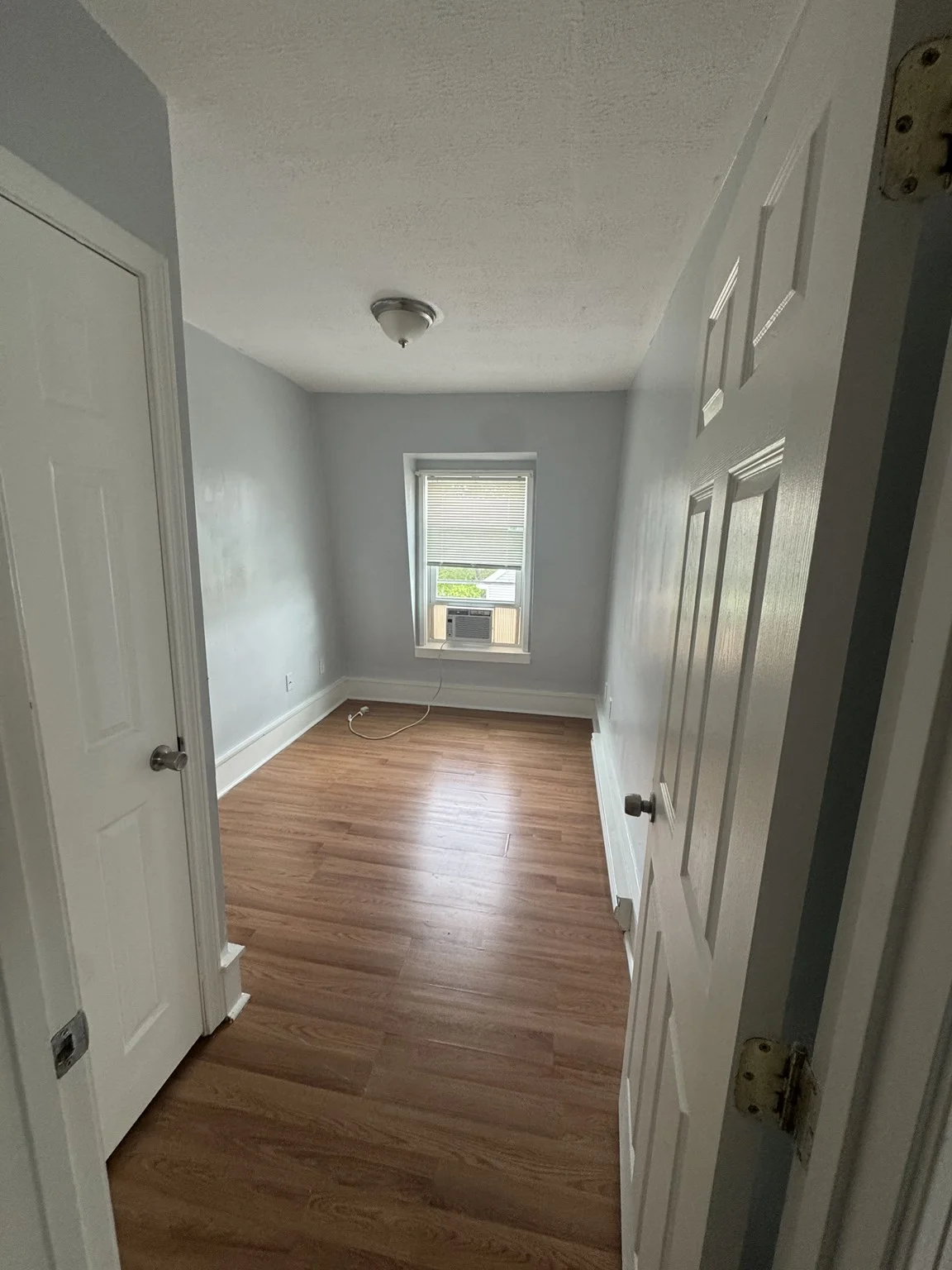 4 bed, 1 bath apartment for rent at 66 Pecker St Unit 2R, Haverhill — photo 9 of 13