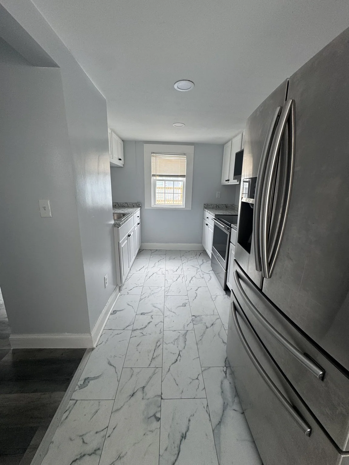 4 bed, 1 bath apartment for rent at 66 Pecker St Unit 2R, Haverhill — photo 3 of 13