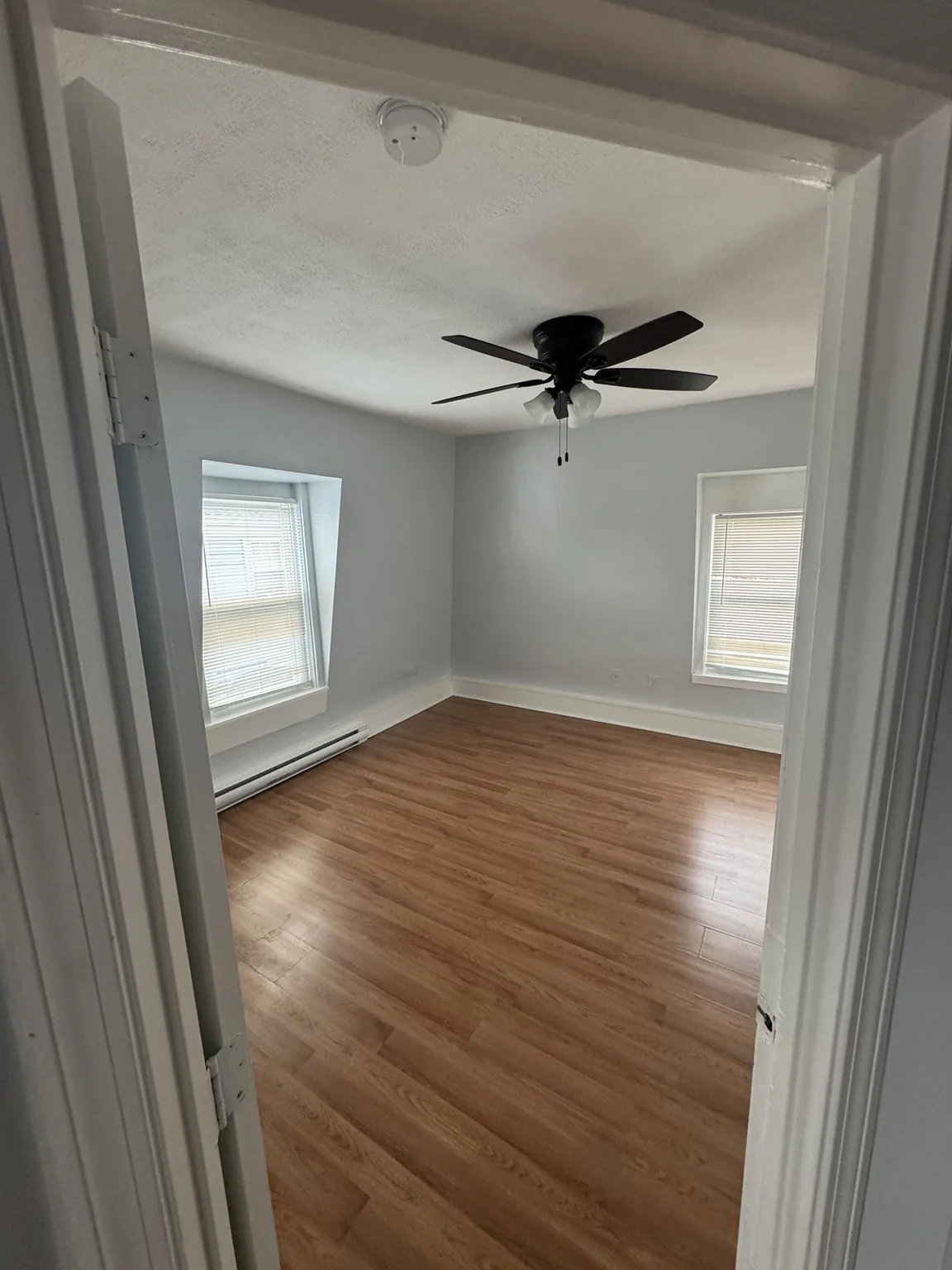 4 bed, 1 bath apartment for rent at 66 Pecker St Unit 2R, Haverhill — photo 8 of 13