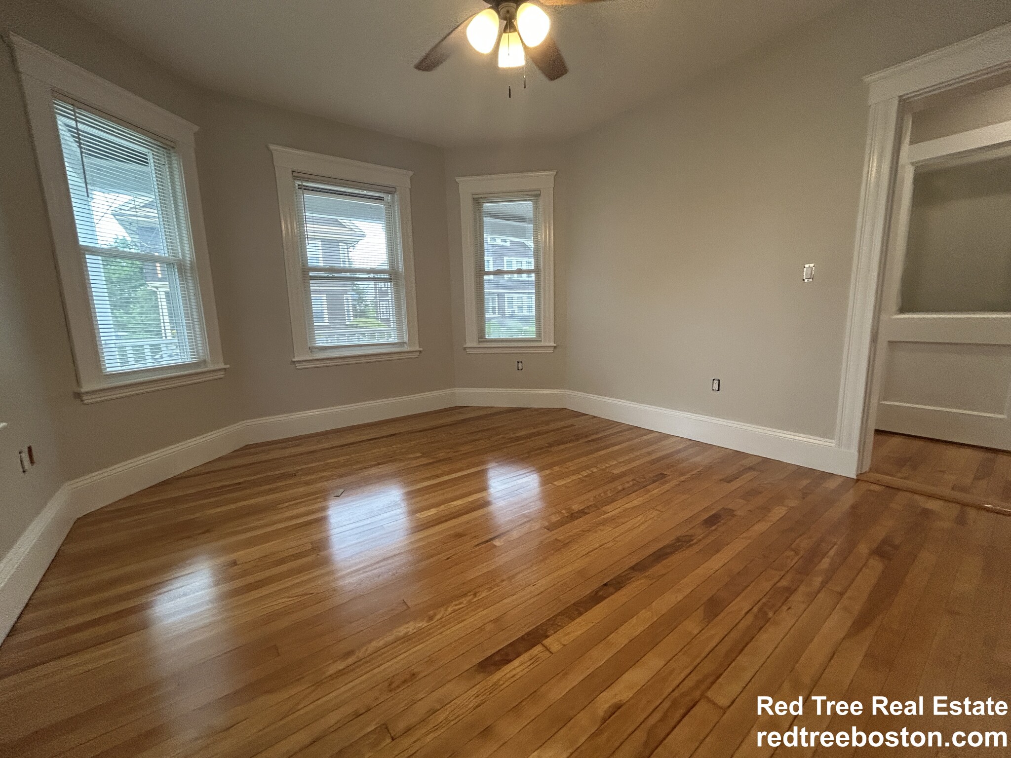4 bed, 2 bath apartment for rent at 66 Perthshire St Unit 1, Brighton — photo 10 of 18