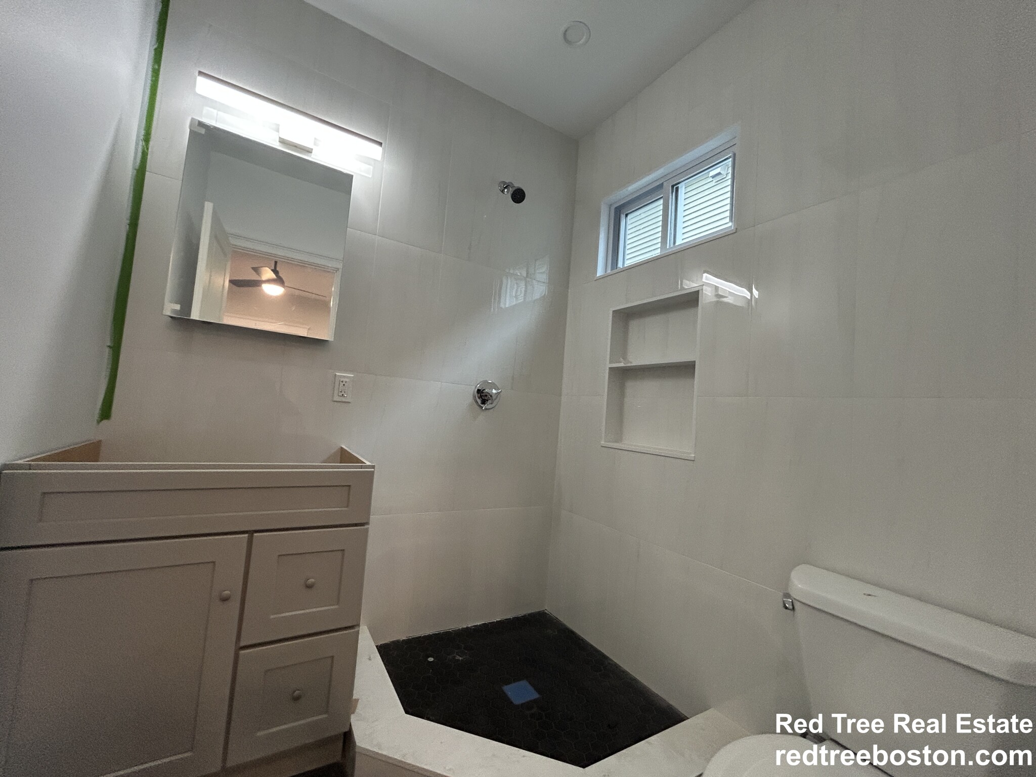 4 bed, 2 bath apartment for rent at 66 Perthshire St Unit 1, Brighton — photo 8 of 18