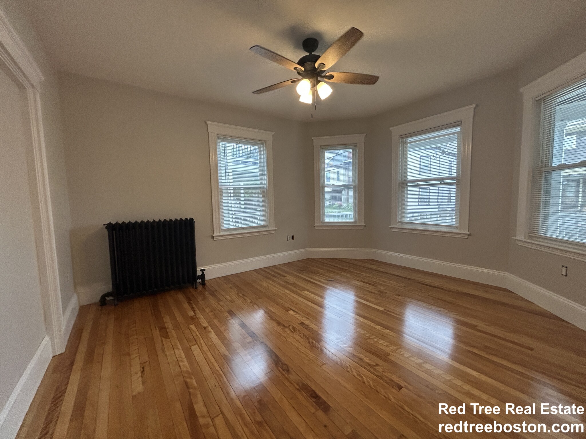 4 bed, 2 bath apartment for rent at 66 Perthshire St Unit 1, Brighton — photo 12 of 18