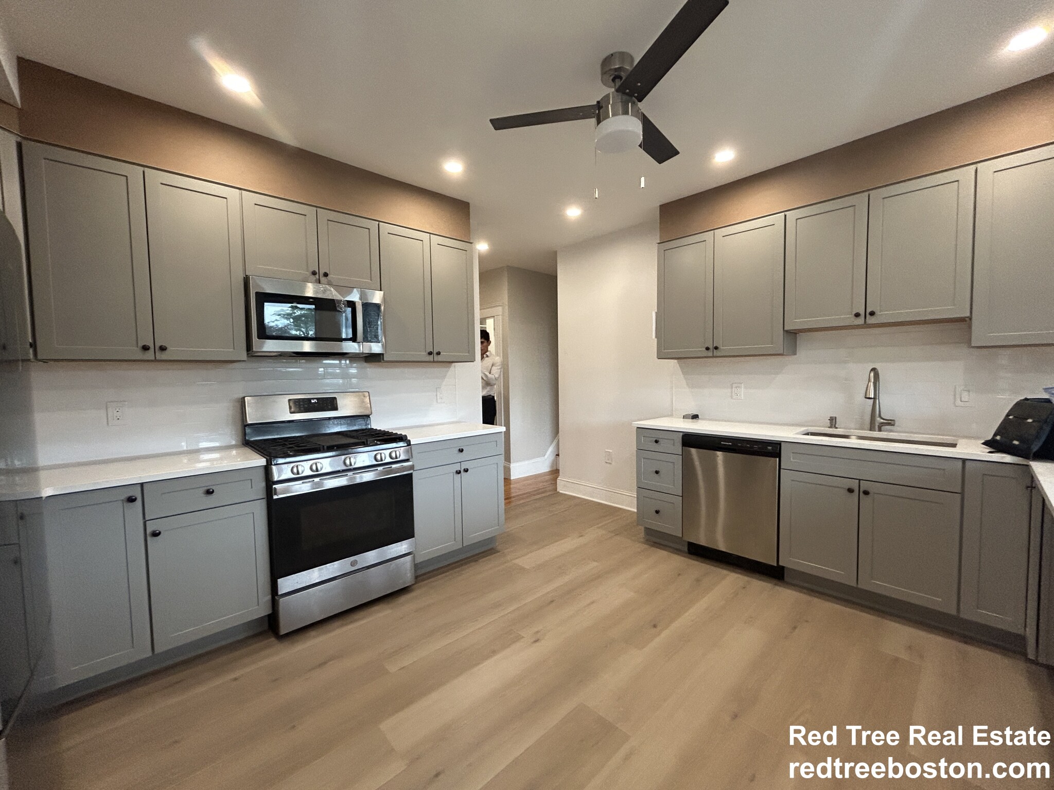 4 bed, 2 bath apartment for rent at 66 Perthshire St Unit 1, Brighton — photo 15 of 18