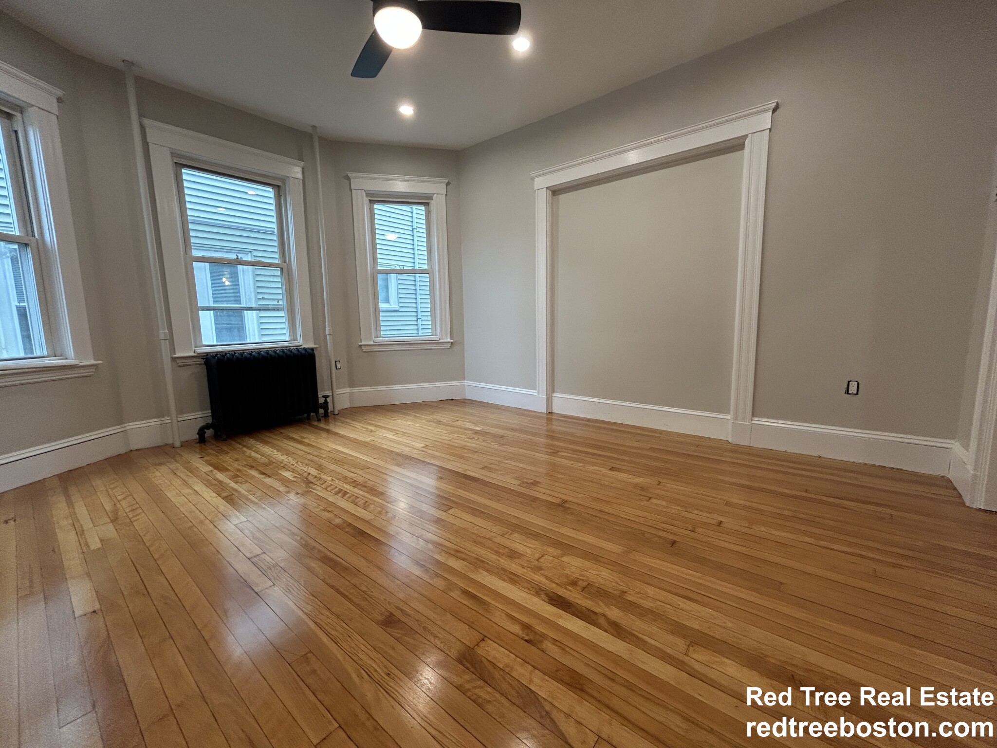 4 bed, 2 bath apartment for rent at 66 Perthshire St Unit 1, Brighton — photo 4 of 18