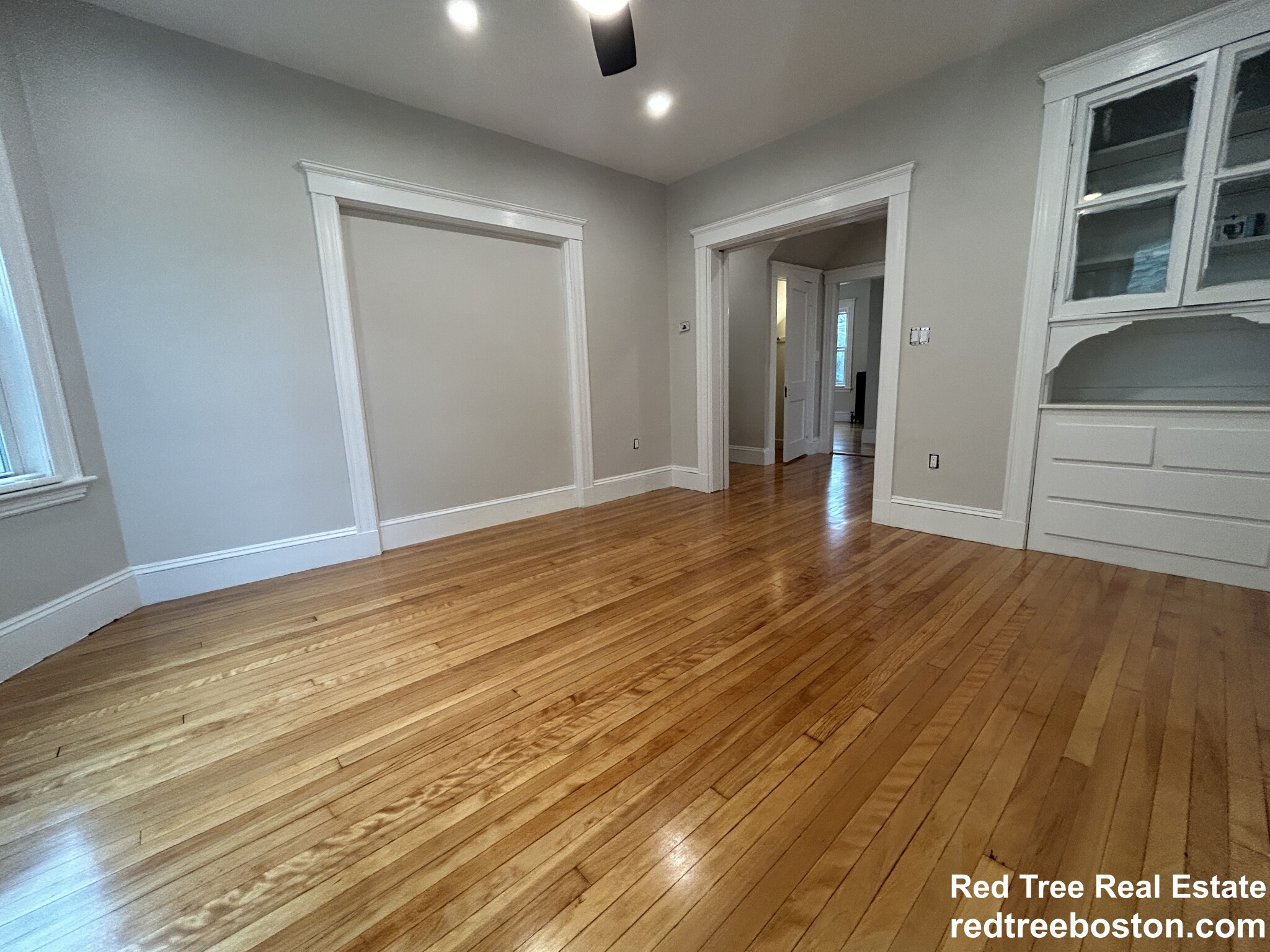 4 bed, 2 bath apartment for rent at 66 Perthshire St Unit 1, Brighton — photo 3 of 18