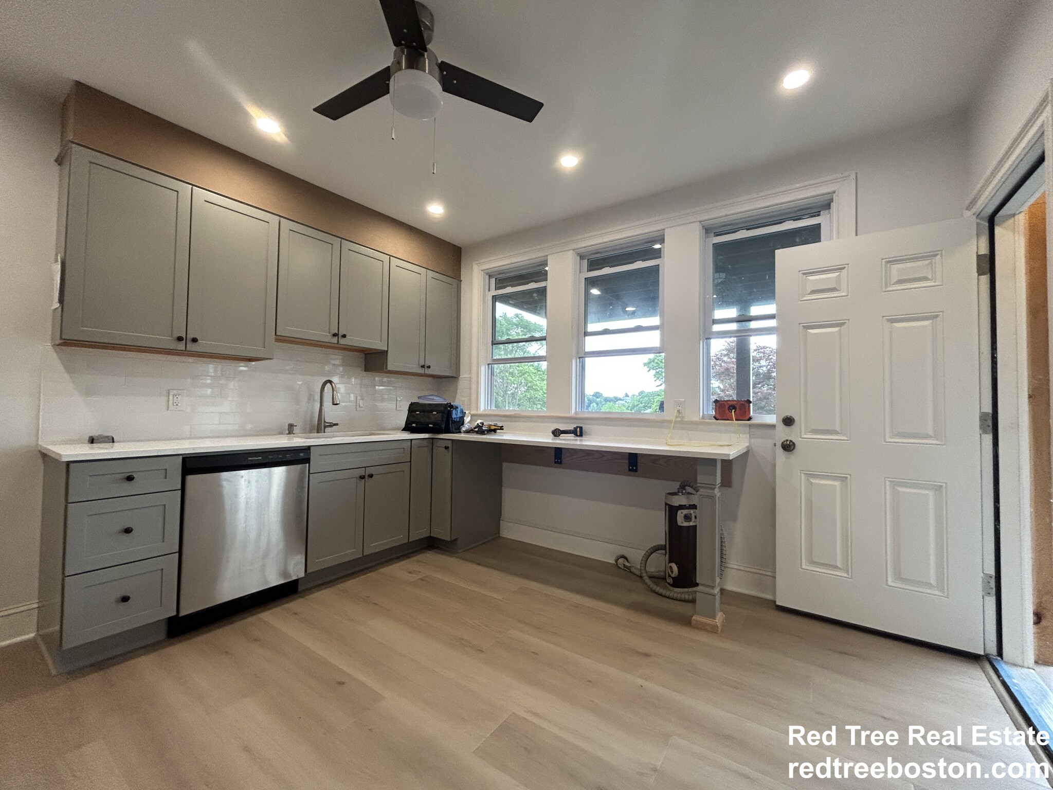 4 bed, 2 bath apartment for rent at 66 Perthshire St Unit 1, Brighton — photo 14 of 18