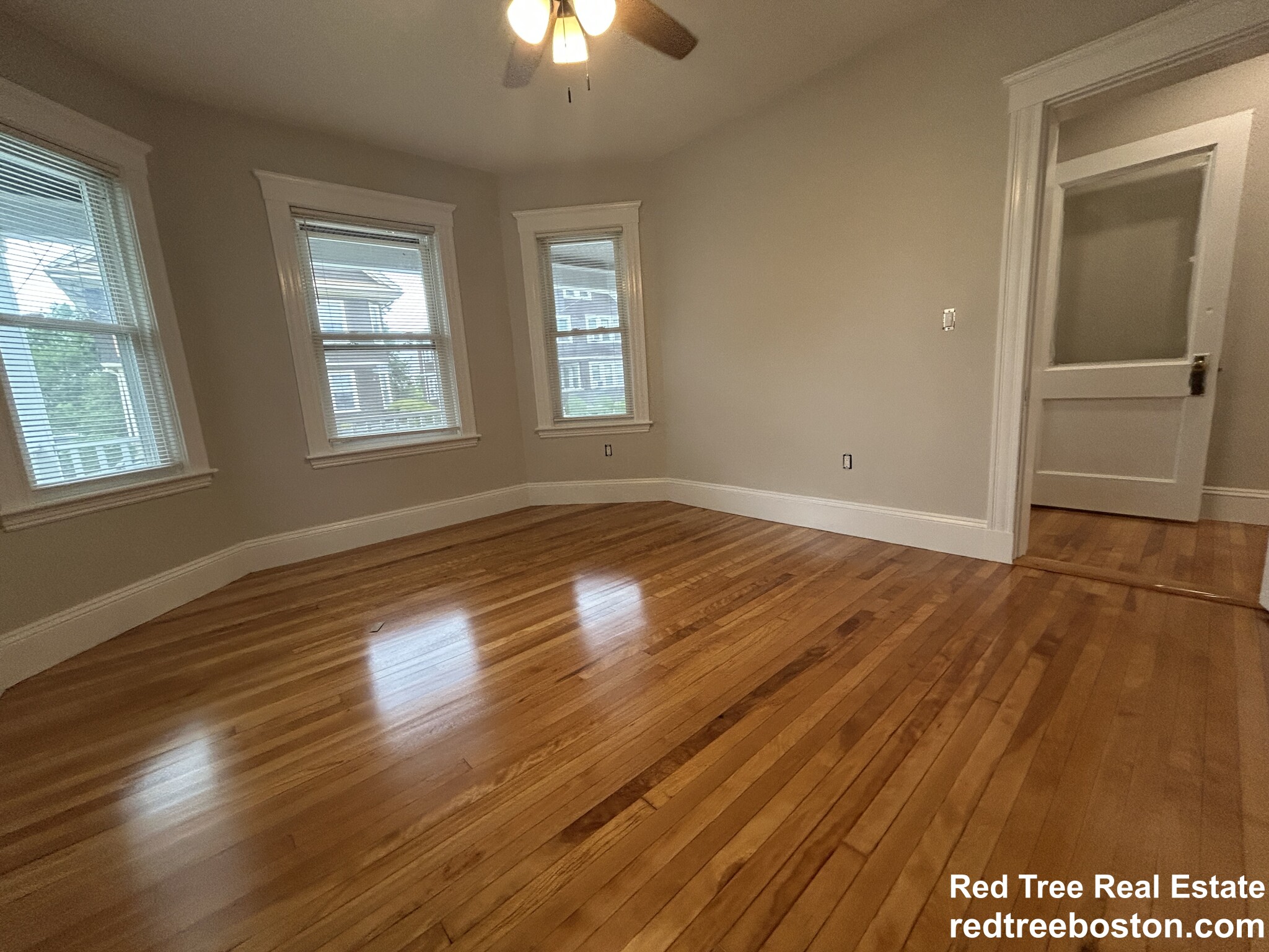 4 bed, 2 bath apartment for rent at 66 Perthshire St Unit 1, Brighton — photo 11 of 18