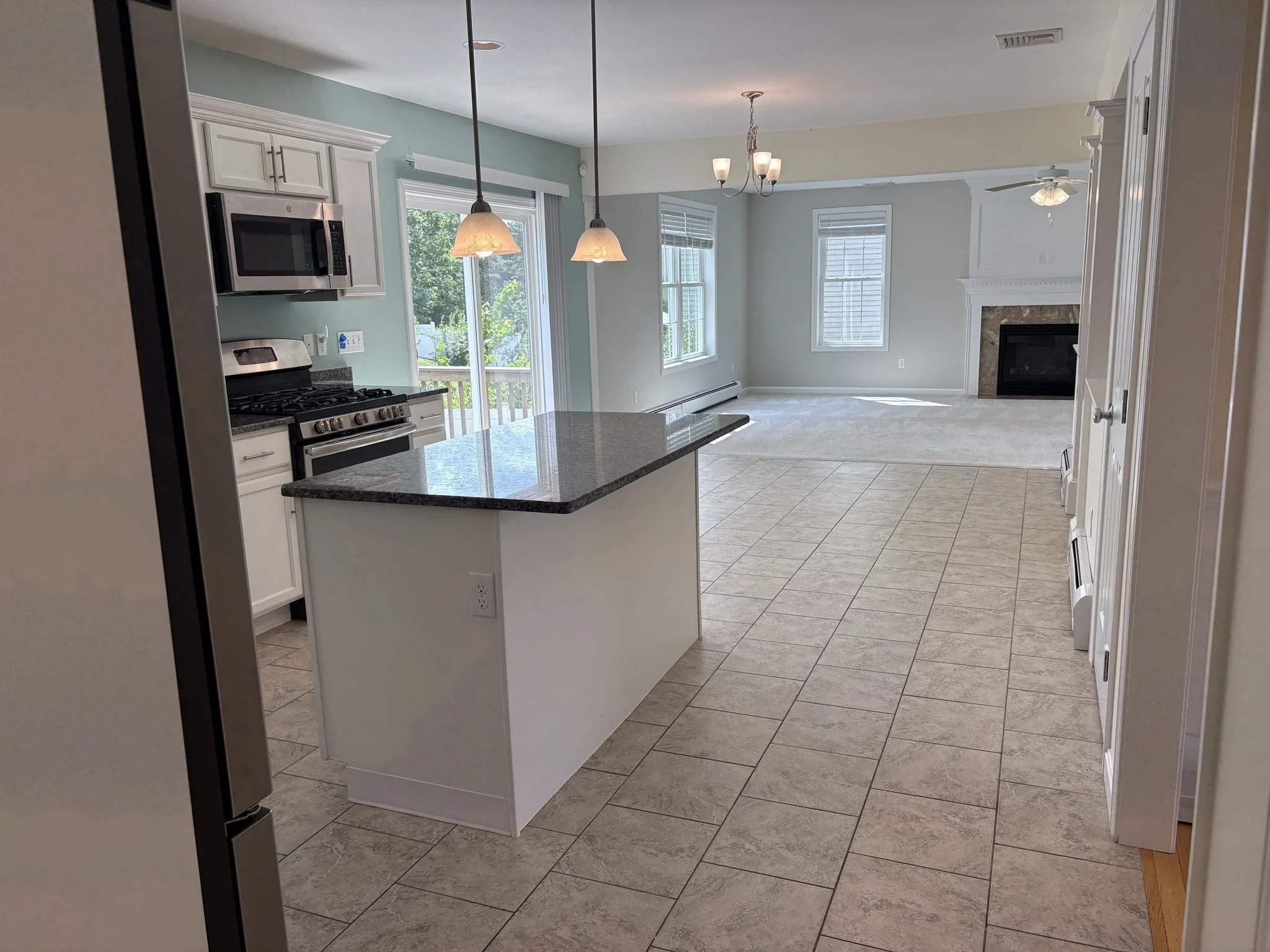 4 bed, 2 bath apartment for rent at 66 Pioneer Trl, Plymouth — photo 4 of 39
