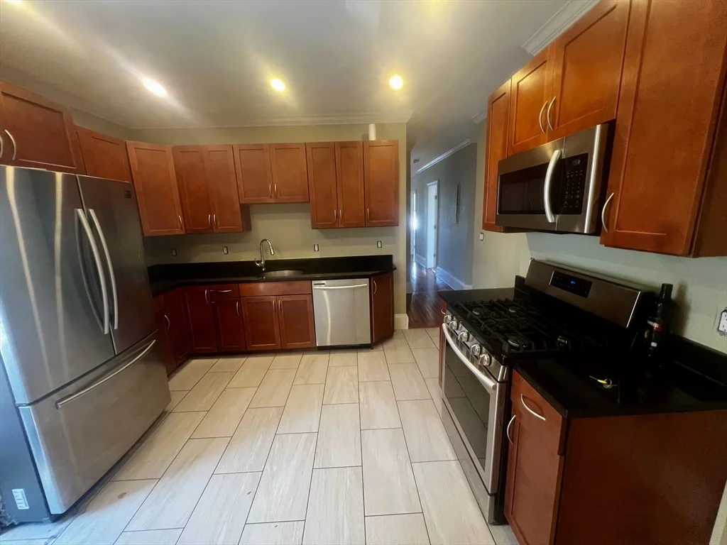 3 bed, 1 bath apartment for rent at 66 Proctor Ave Unit 3, Revere — photo 2 of 22