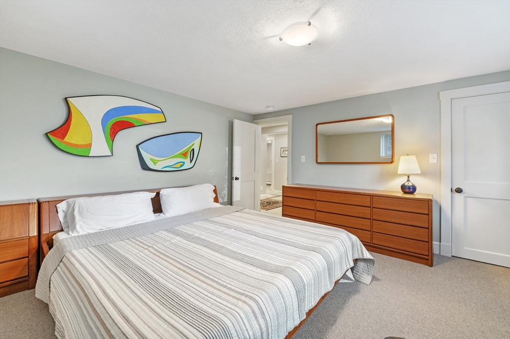 3 bed, 2 bath apartment for rent at 66 Prospect St Unit 1, Marblehead — photo 21 of 30