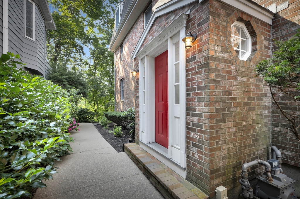 3 bed, 2 bath apartment for rent at 66 Prospect St Unit 1, Marblehead — photo 26 of 30