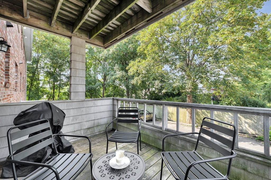 3 bed, 2 bath apartment for rent at 66 Prospect St Unit 1, Marblehead — photo 13 of 30