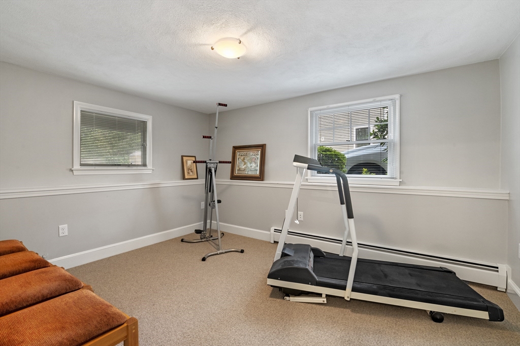 3 bed, 2 bath apartment for rent at 66 Prospect St Unit 1, Marblehead — photo 22 of 30