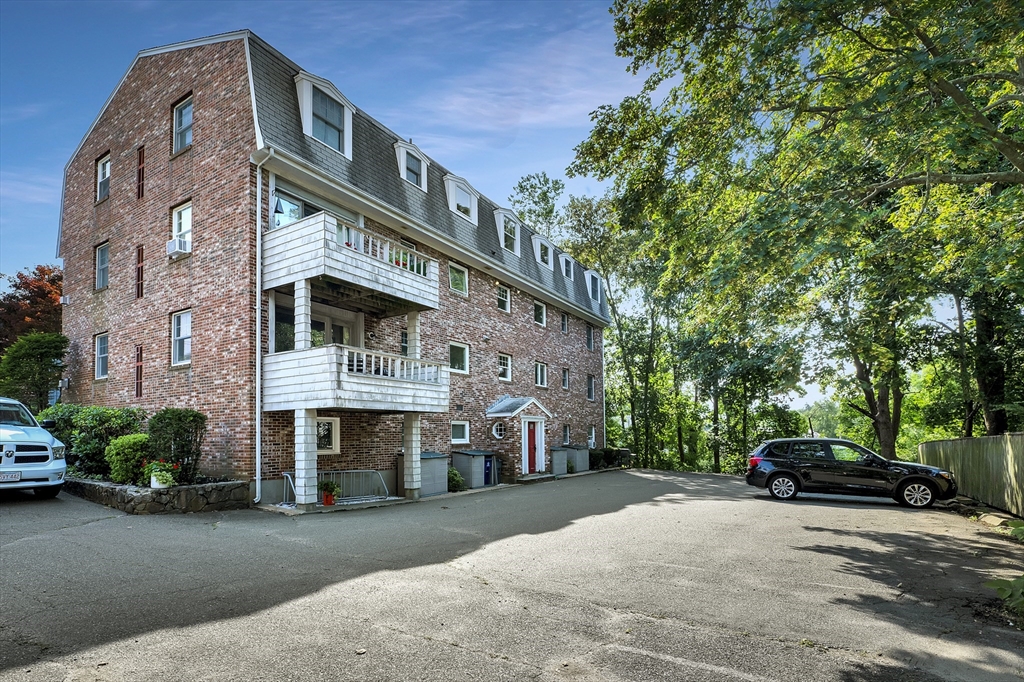 3 bed, 2 bath apartment for rent at 66 Prospect St Unit 1, Marblehead — photo 28 of 30