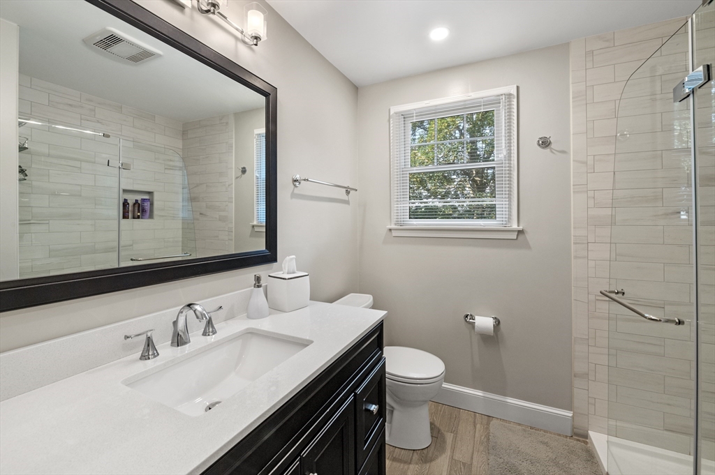 3 bed, 2 bath apartment for rent at 66 Prospect St Unit 1, Marblehead — photo 15 of 30