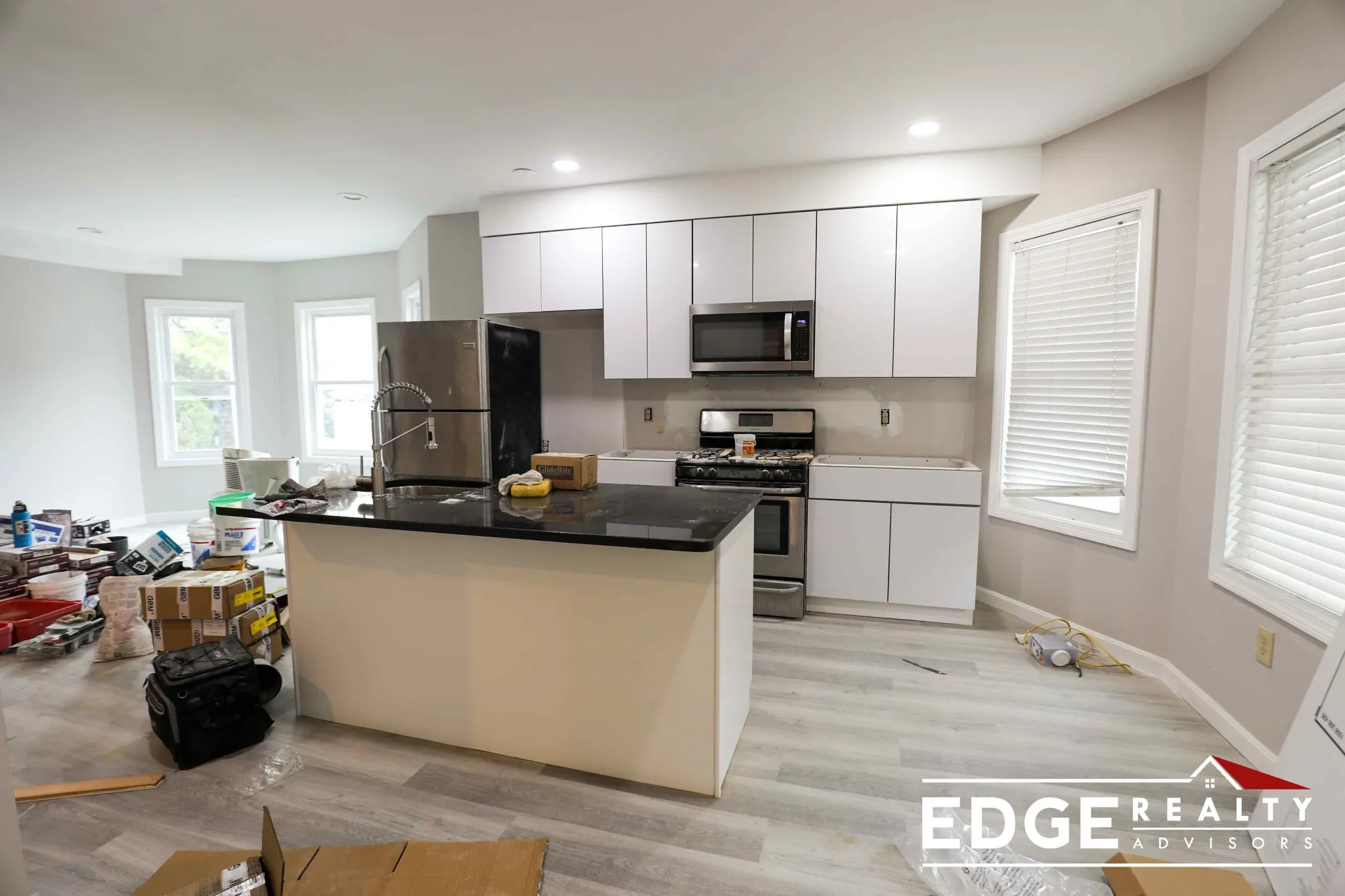 5 bed, 2 bath apartment for rent at 66 Quint Ave Unit 1, Allston — photo 1 of 7