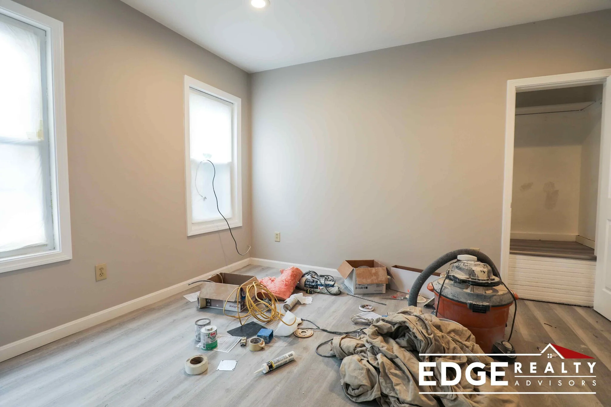 5 bed, 2 bath apartment for rent at 66 Quint Ave Unit 1, Allston — photo 5 of 7