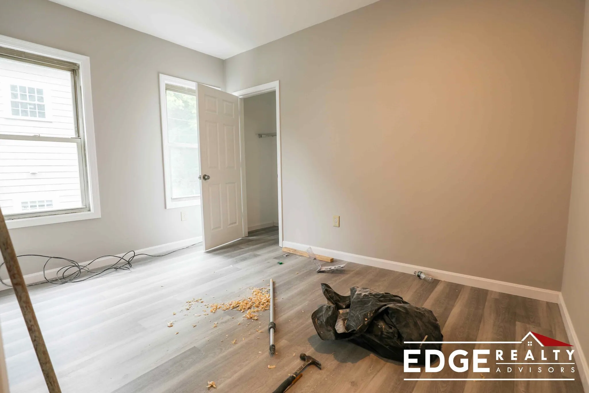 5 bed, 2 bath apartment for rent at 66 Quint Ave Unit 1, Allston — photo 6 of 7