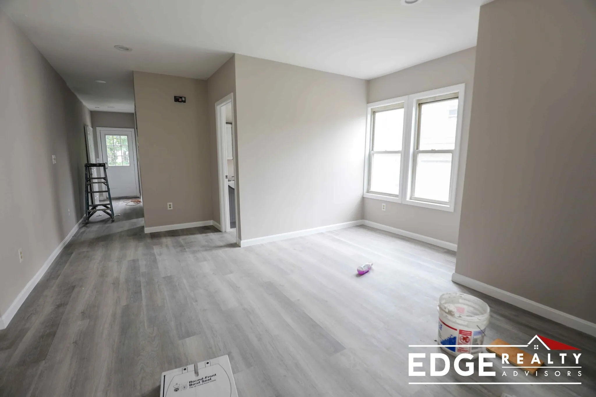 5 bed, 2.5 bath apartment for rent at 66 Quint Ave Unit 2, Brighton — photo 3 of 14