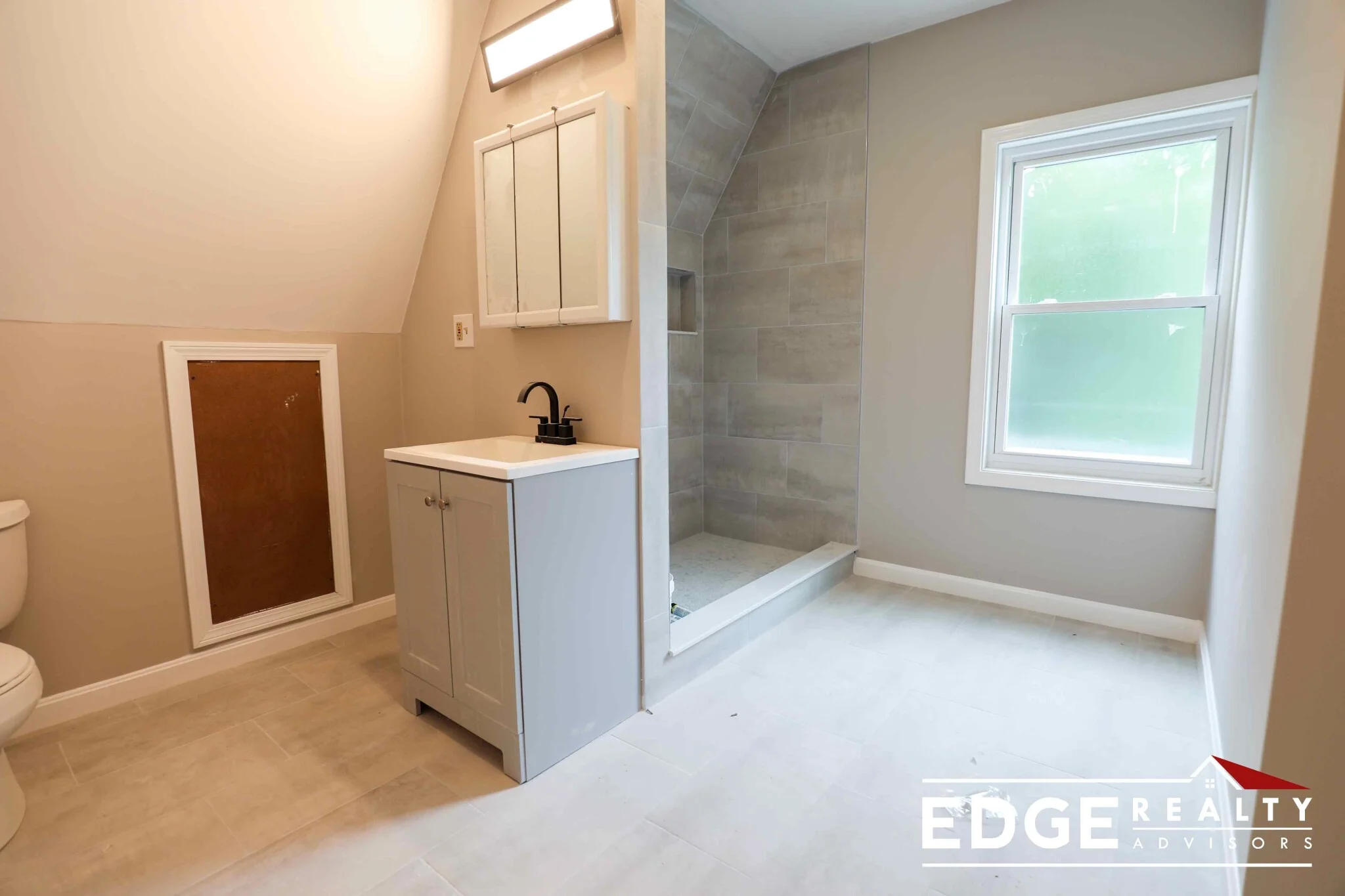 5 bed, 2.5 bath apartment for rent at 66 Quint Ave Unit 2, Brighton — photo 14 of 14