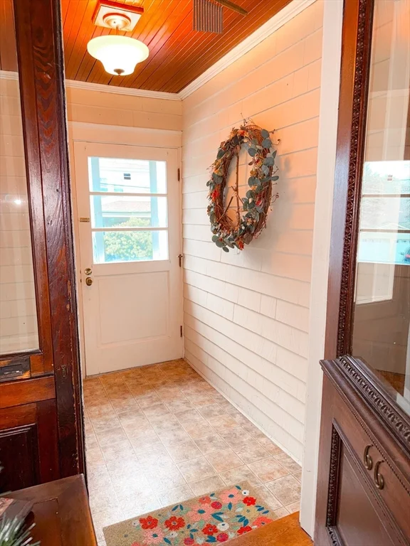 2 bed, 1 bath apartment for rent at 66 Riverview Ave Unit 66, Waltham — photo 4 of 23