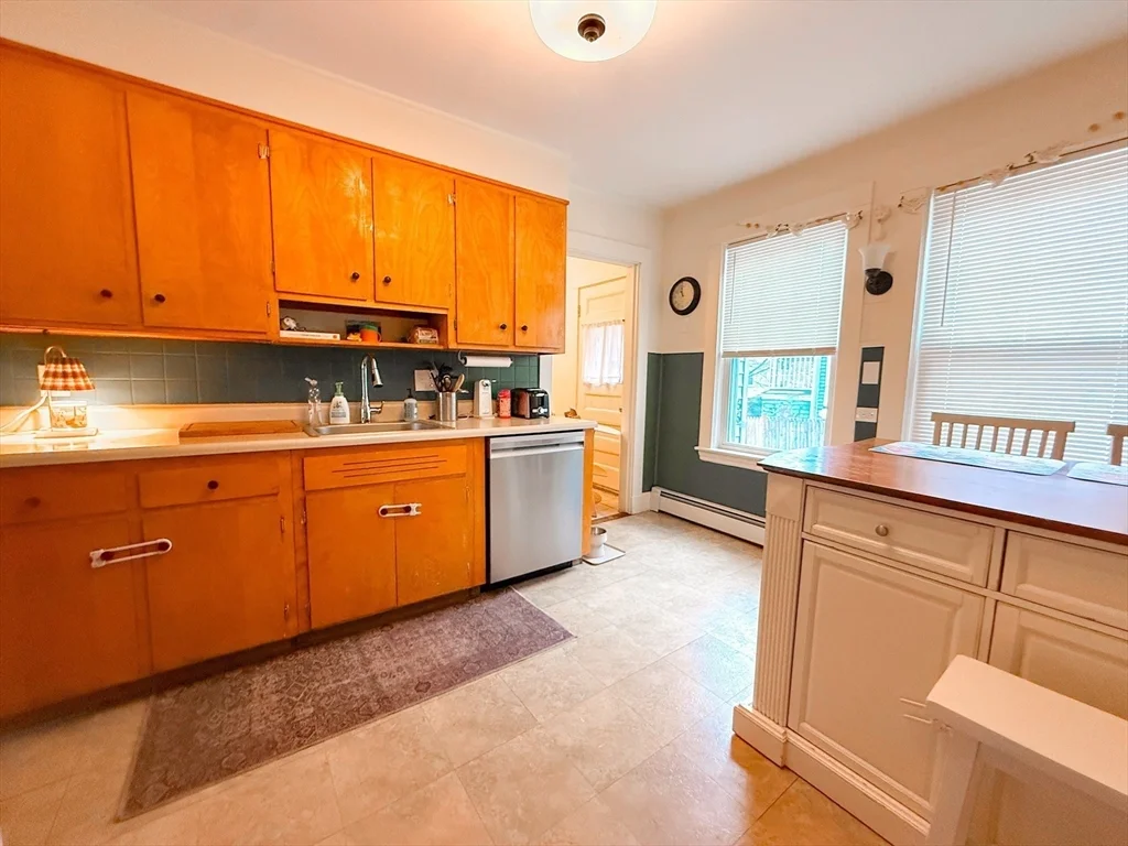 2 bed, 1 bath apartment for rent at 66 Riverview Ave Unit 66, Waltham — photo 11 of 23