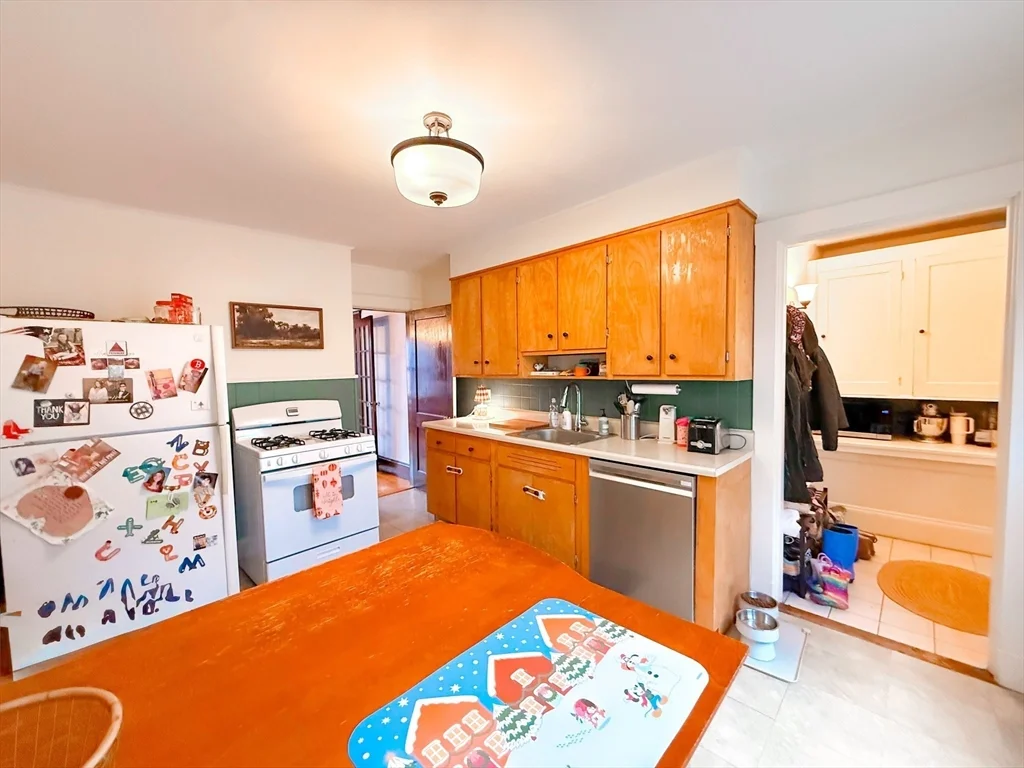 2 bed, 1 bath apartment for rent at 66 Riverview Ave Unit 66, Waltham — photo 10 of 23