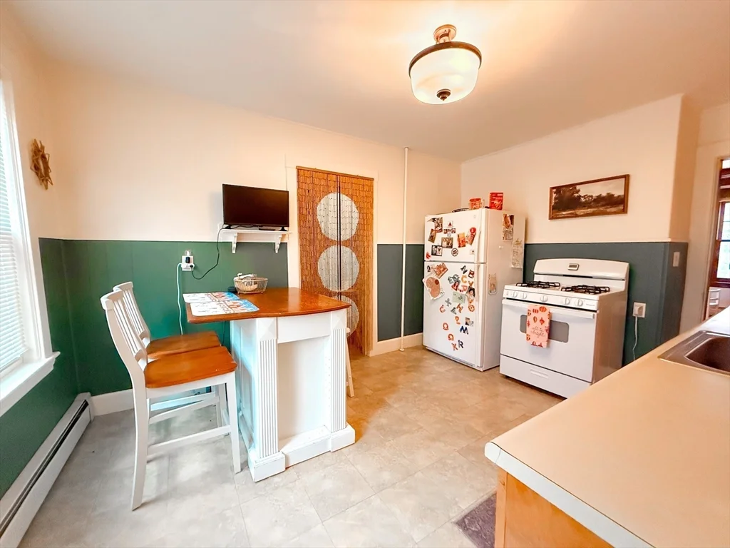 2 bed, 1 bath apartment for rent at 66 Riverview Ave Unit 66, Waltham — photo 9 of 23