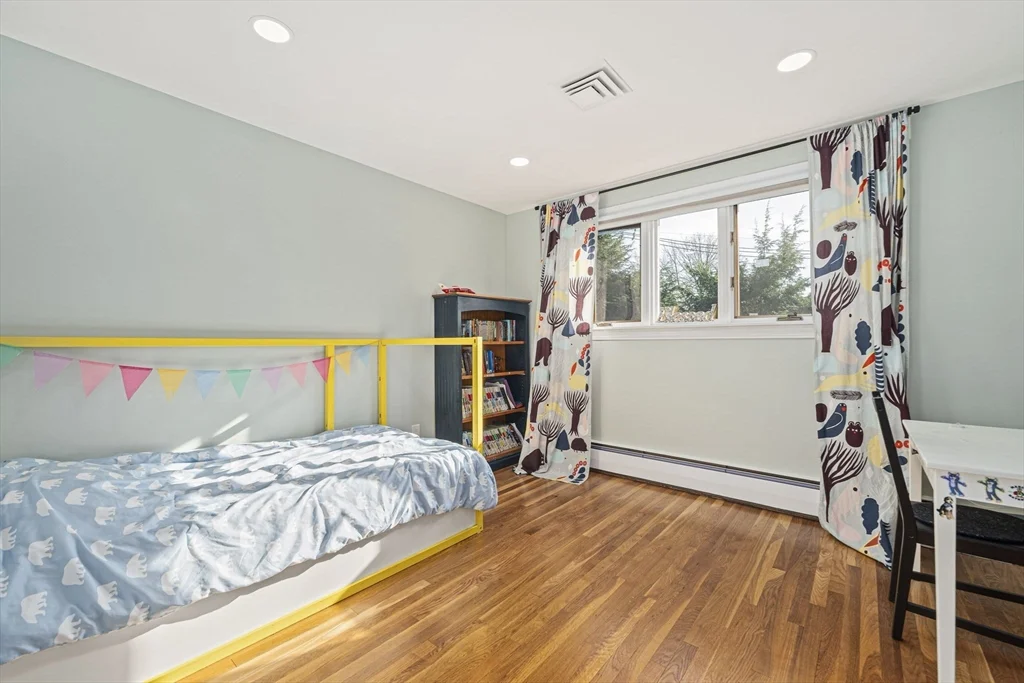 4 bed, 2 bath apartment for rent at 66 Roosevelt Rd Unit 66, Newton — photo 17 of 37