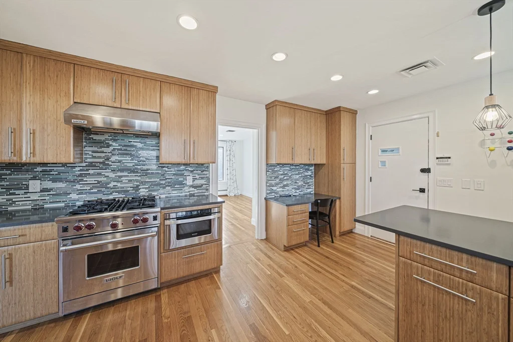 4 bed, 2 bath apartment for rent at 66 Roosevelt Rd Unit 66, Newton — photo 9 of 37