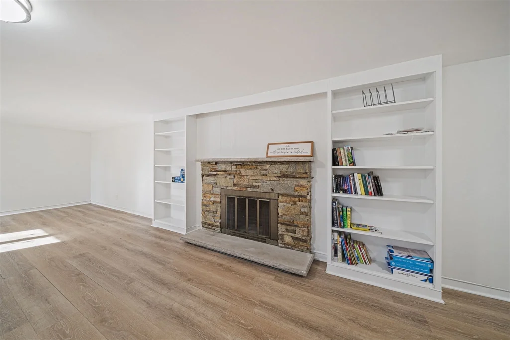 4 bed, 2 bath apartment for rent at 66 Roosevelt Rd Unit 66, Newton — photo 24 of 37