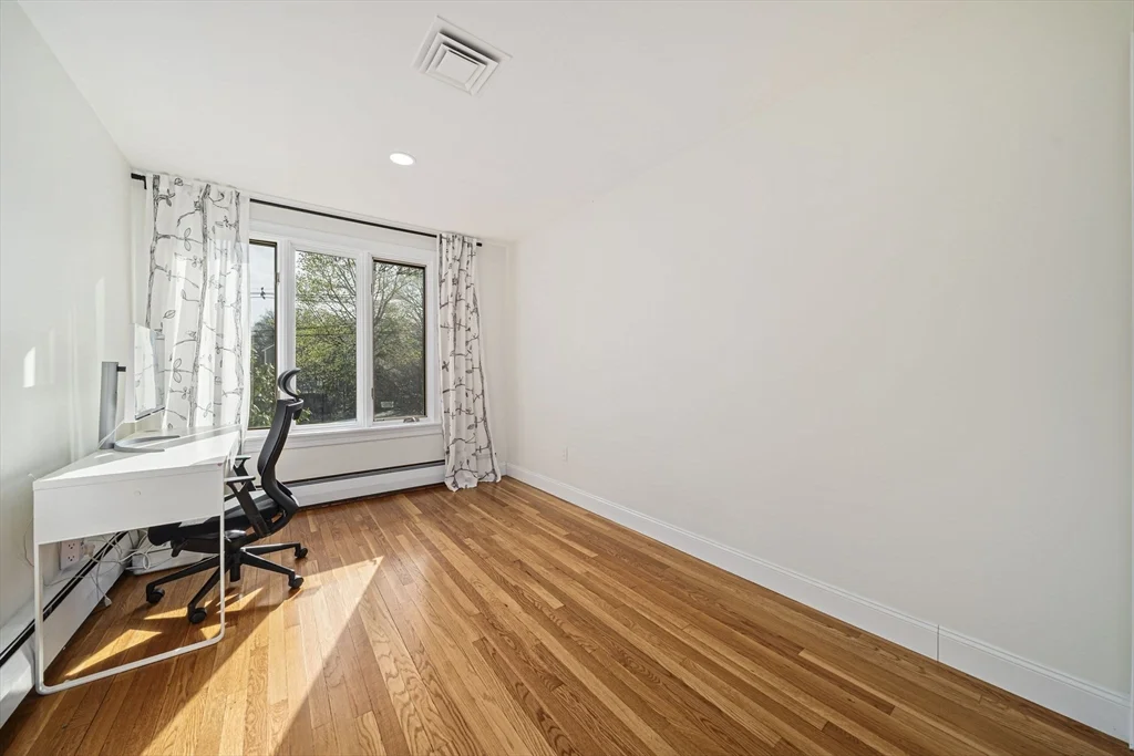 4 bed, 2 bath apartment for rent at 66 Roosevelt Rd Unit 66, Newton — photo 19 of 37