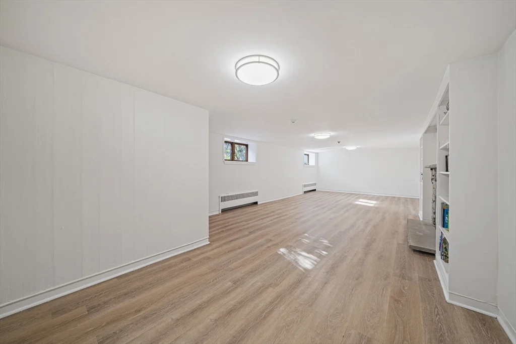 4 bed, 2 bath apartment for rent at 66 Roosevelt Rd Unit 66, Newton — photo 22 of 37