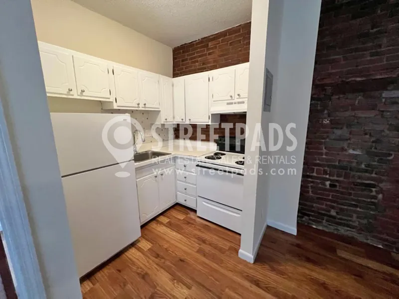 1 bed, 1 bath apartment for rent at 66 South Huntington Ave Unit 12, Mission Hill