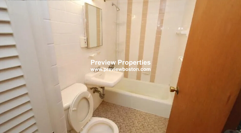 1 bed, 1 bath apartment for rent at 66 South Huntington Ave Unit 15P, Jamaica Plain — photo 6 of 7