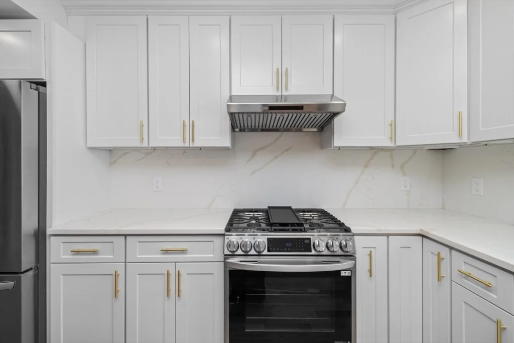 3 bed, 2 bath apartment for rent at 66 Stanley St Unit 2, Dorchester — photo 5 of 21